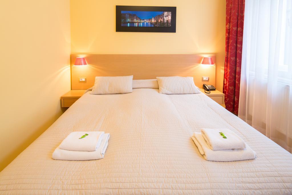 City Lounge Hotel Prag Rum bild