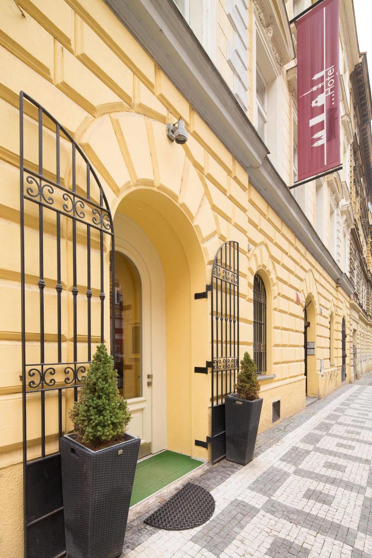 City Lounge Hotel Prag Exteriör bild